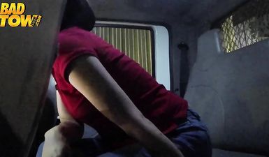 Две проститутки трахаются с дальнобойщиком в фуре