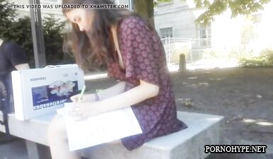 Скрытая камера застукала студентку с голыми сиськами на лавке: жесткий трах!