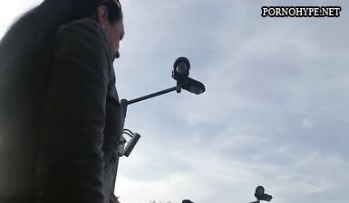 Подглядывание за сексуальной девушкой в колготках: скрытая камера и дерзкий пацан