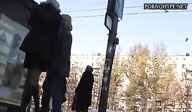 Любительский секс на скрытую камеру: наглый парень трахает шлюх
