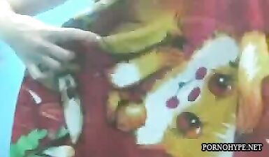 Скрытая камера: Горячая шлюха меняет купальник на пляже