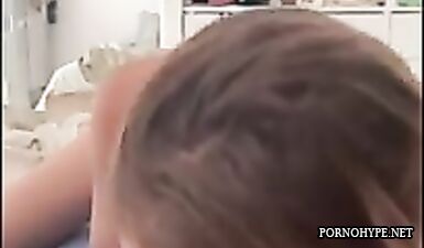 Оральный секс и глотание спермы: жаждущая шлюха в деле