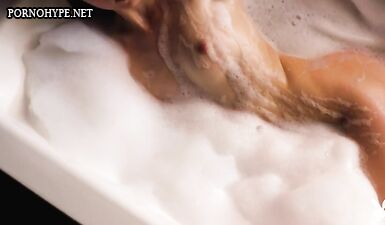 Пошлые красотки Playboy в новом порно видео с горячим сексом