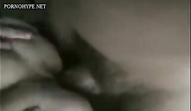 Пирсингованный член трахает зрелую шлюху до оргазма