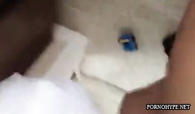 Жесткий секс по телефону с шлюхой на камеру: дикий трах
