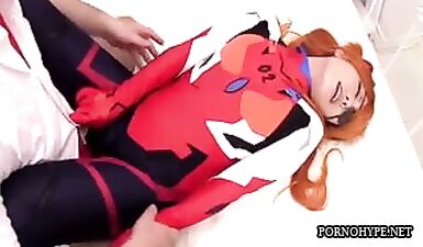 Азиатка с рыжим волосом и киской на камеру