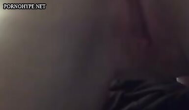 Жесткая анальная мастурбация с расческой: экстремальное порно видео!