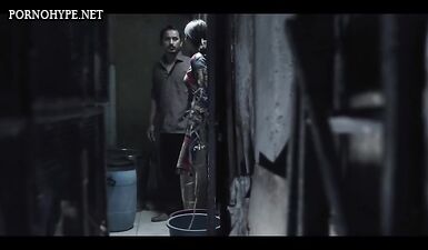 Девушка дразнит официанта - сцена веб-сериала с субтитрами