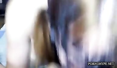 Горячая Марина отсасывает в презервативе: пылкий минет в эротическом видео!